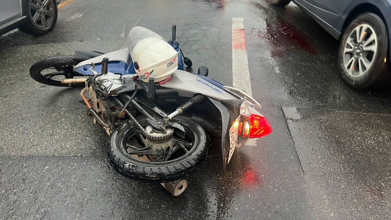 acidente fatal Camboriú,morte motociclista SC,colisão motoneta caminhão,trânsito Camboriú,investigação policial