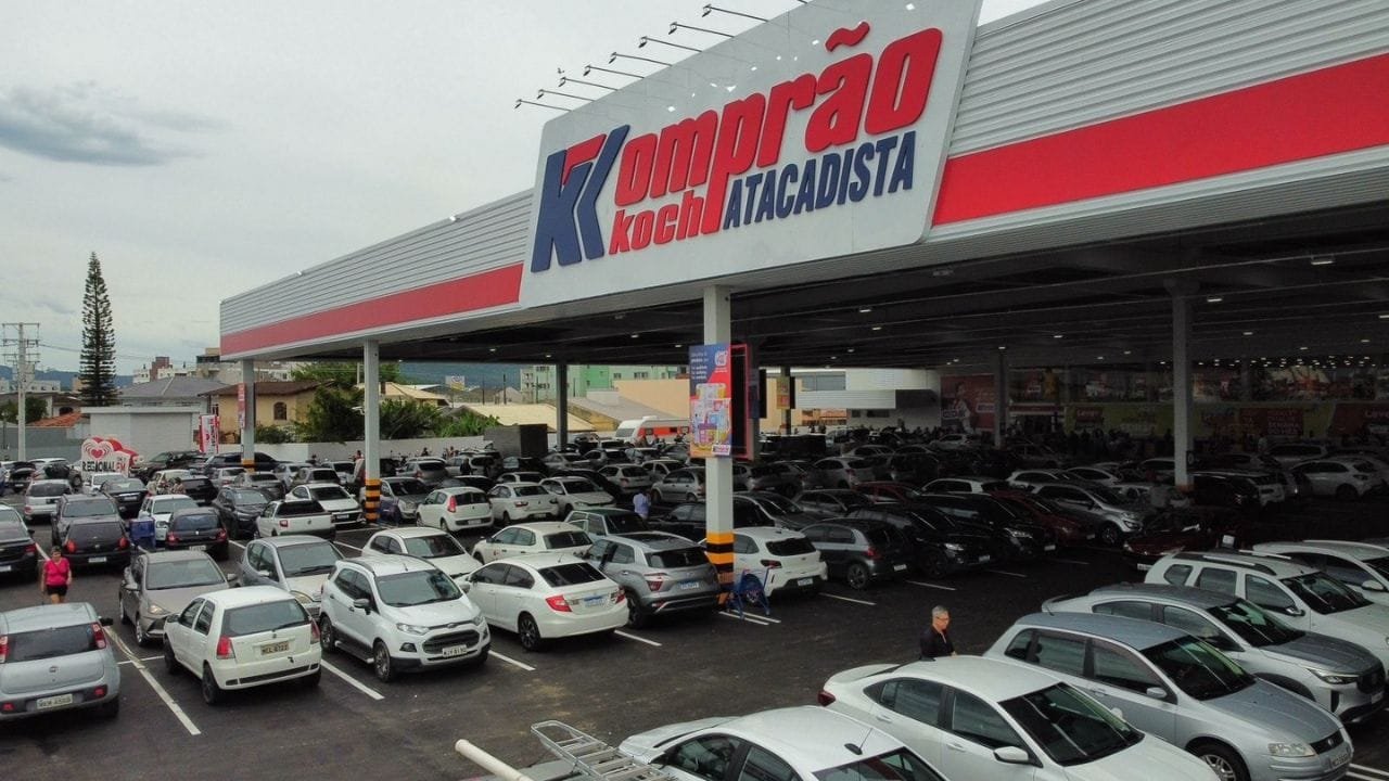 vagas de emprego,mutirão Brusque,Grupo Koch,oportunidades de trabalho,contratação supermercadista