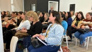 saúde mental Itajaí,liderança educacional,evento Mentes que Lideram,gestão escolar,bem-estar de professores