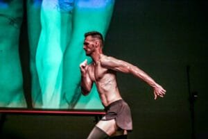 Proibido Acesso Itajaí,Karma Coletivo teatro,espetáculo gratuito LIBRAS
