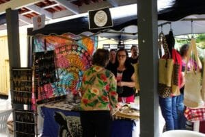 Feira da Mulher Empreendedora Itapema,Instituto Araxá,Agosto Lilás Itapema,mulheres empreendedoras,combate à violência