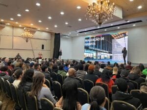 curso atendimento ao turista BC,capacitação turismo SC,vacinação sarampo Balneário Camboriú,qualificação profissionais turismo,alta temporada 2025