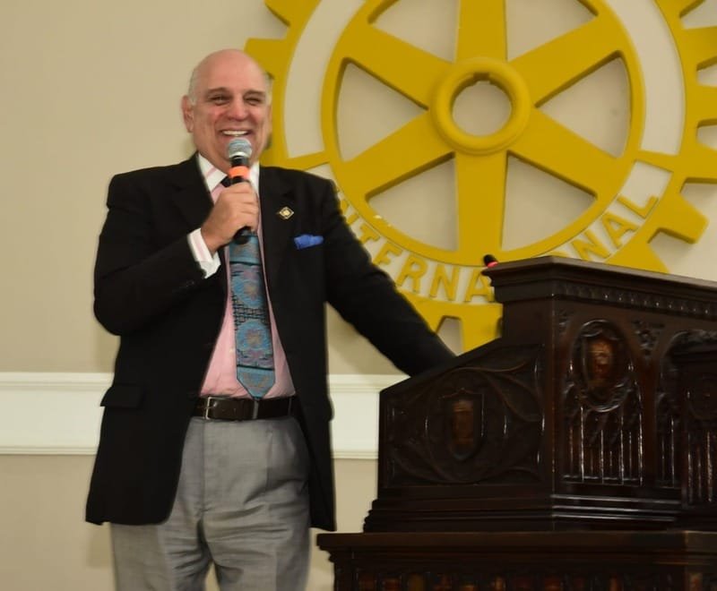 Cesar Romão realiza palestra no Rotary Club São Paulo