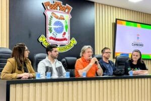 Camboriú obras,construção ponte Camboriú,quadra esportiva Rio Pequeno,Prefeitura de Camboriú investimentos