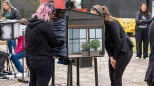 Grupo de Joinville participa do maior festival de teatro de bonecos do mundo, na França