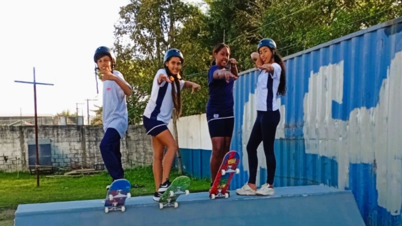 skate Itajaí,projeto Skate no CEDIN,mini rampa Itajaí,educação integral com skate,inclusão social pelo esporte,Desafio Skate Street Itajaí