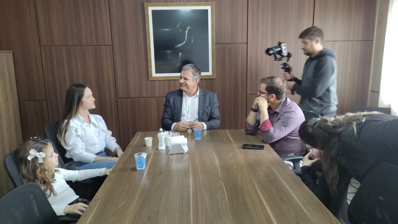 aniversário solidário,doação Associação Madre Teresa,ação social SC,Mayckon Antonio Cabral,solidariedade Santa Catarina