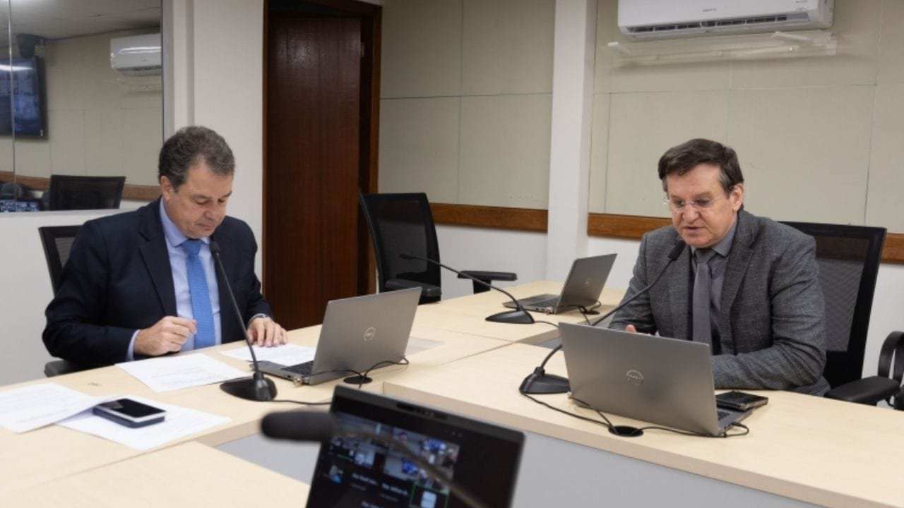 proteção infantil SC,combate à pedofilia,direito dos pais,erotização infantil,projetos escolares Santa Catarina