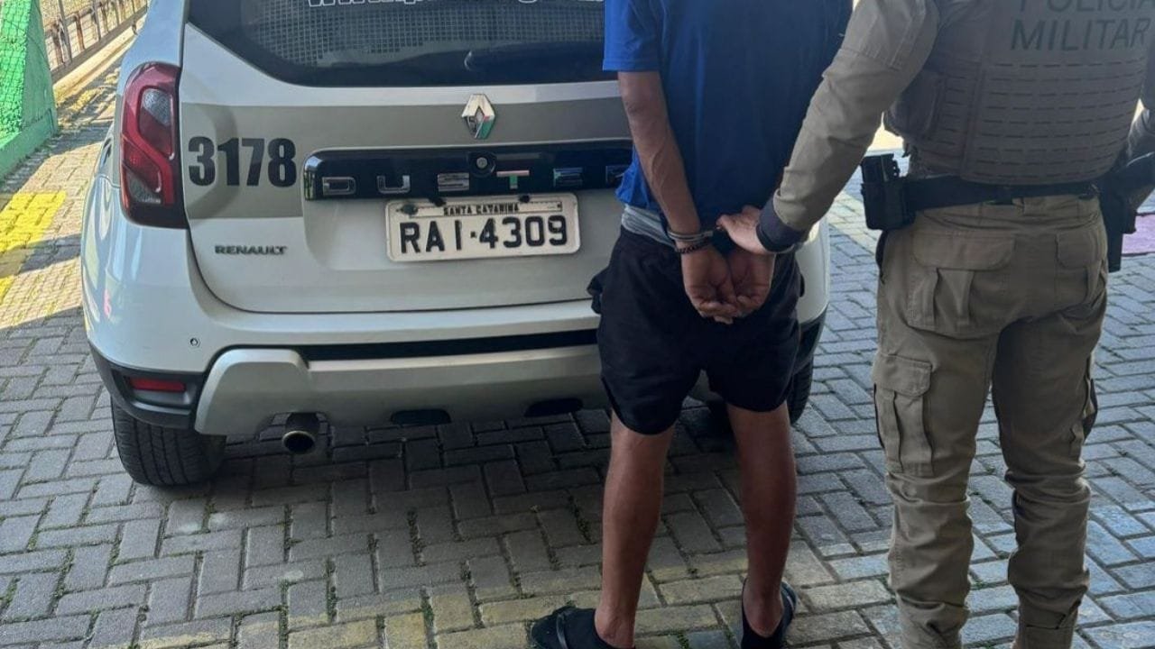 prisão Balneário Camboriú,mandado de prisão,furto Blumenau,Polícia Militar SC
