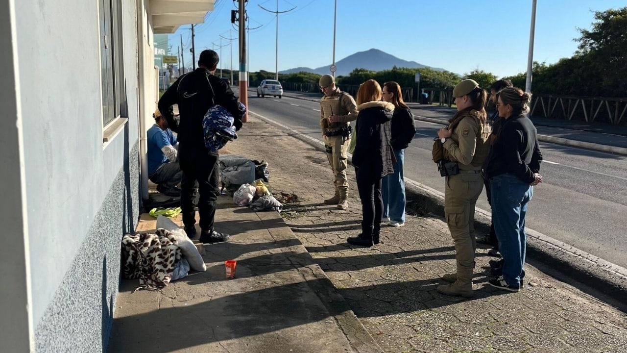Navegantes PM operação,acolhimento PSR,fiscalização sucateiros,ações sociais SC,direitos da pessoa em situação de rua