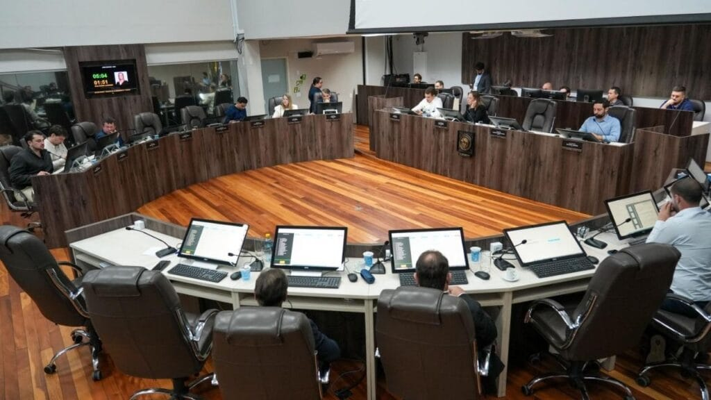 Câmara de Balneário Camboriú,projetos aprovados,sessão ordinária,saúde e mobilidade,Mario Covas praça