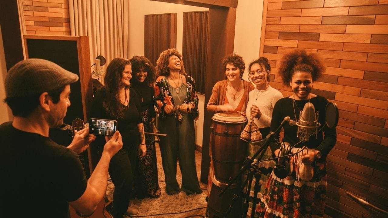 Ayomidê Balneário Piçarras,lançamento álbum Ayomidê,EnCantos Populares,coletivo de mulheres