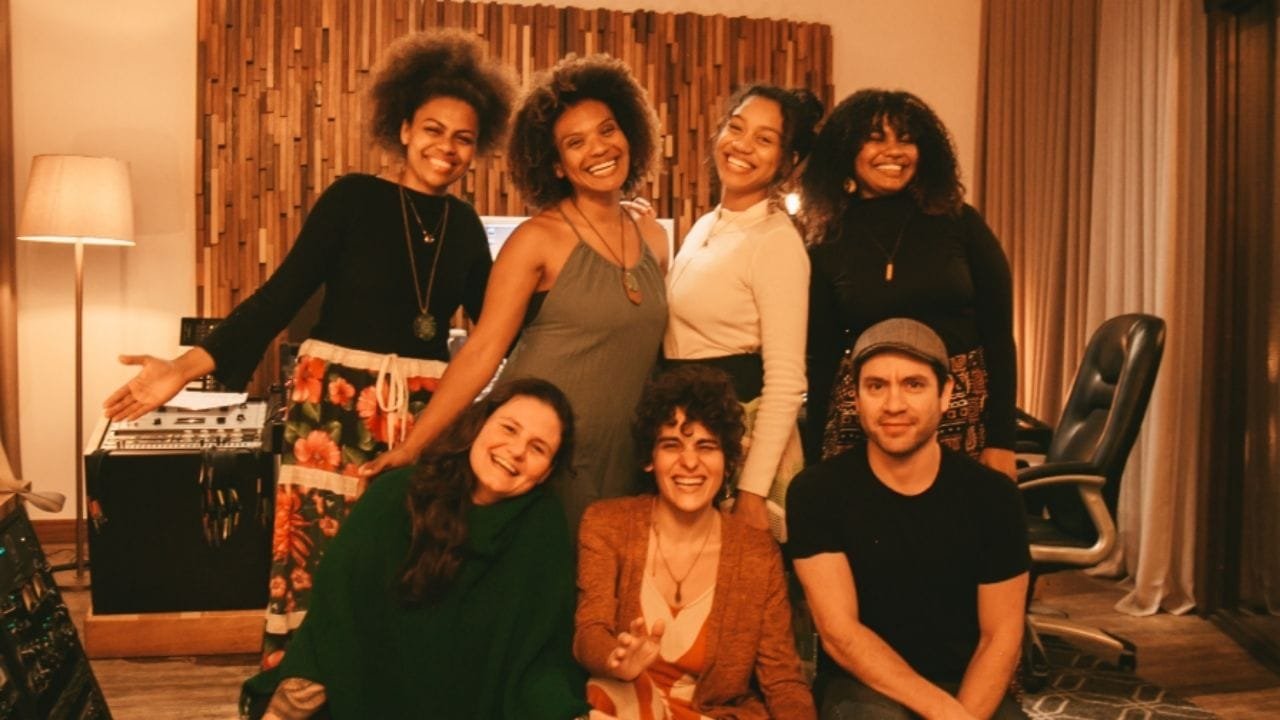 Ayomidê EnCantos Populares,show Balneário Piçarras,lançamento álbum autoral,coletivo de mulheres música