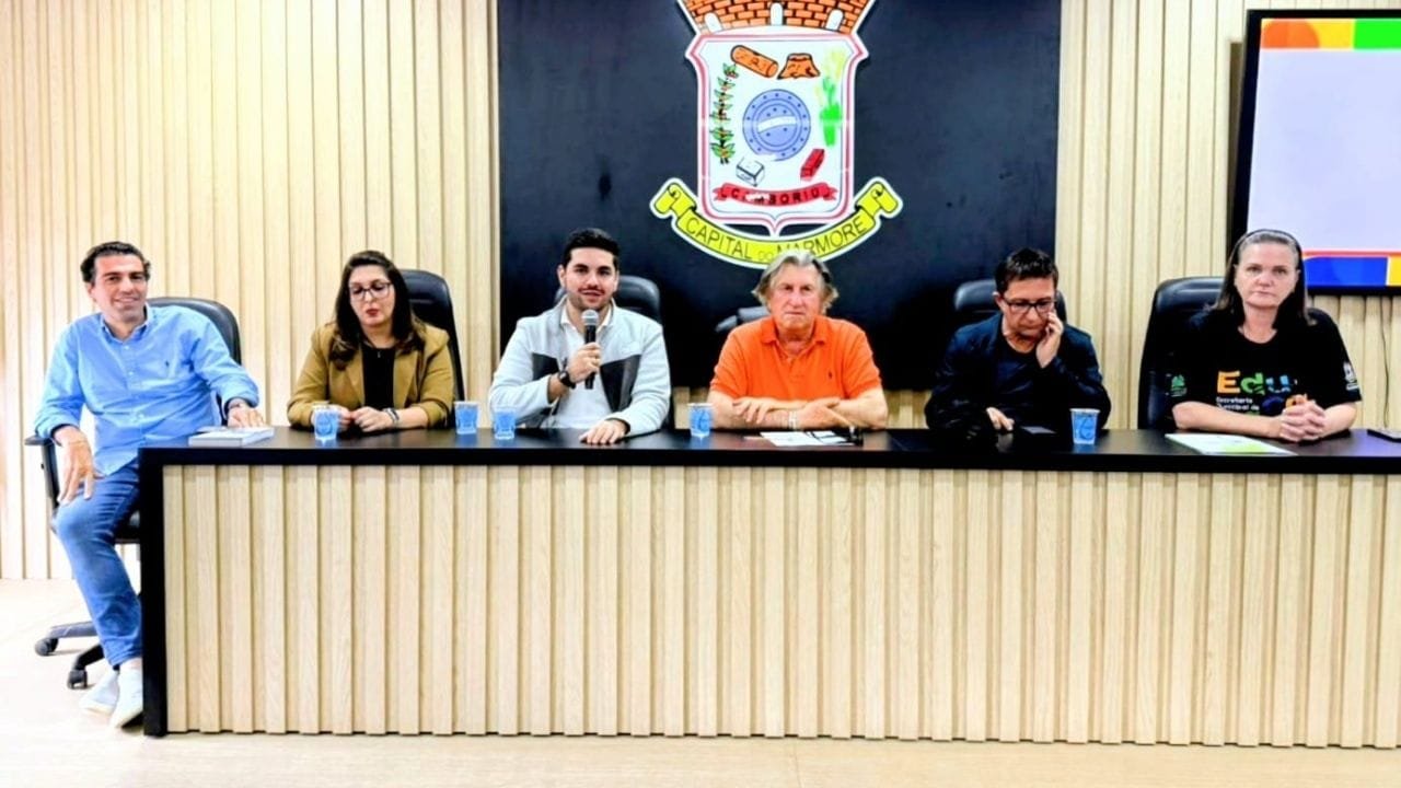 Camboriú obras,construção ponte Camboriú,quadra esportiva Rio Pequeno,Prefeitura de Camboriú investimentos