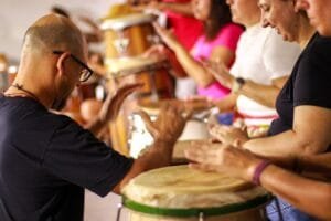 ancestralidade afro-brasileira,TRA TUM DUM,1º Festival de Percussão Afro-brasileira de Balneário Camboriú,oficinas,workshops,intervenções culturais,ritmos afro-brasileiros,Circuito Prático do festival,produtor cultural,Política Nacional Aldir Blanc de Fomento à Cultura,Ministério da Cultura,Fundação Cultural de Balneário Camboriú