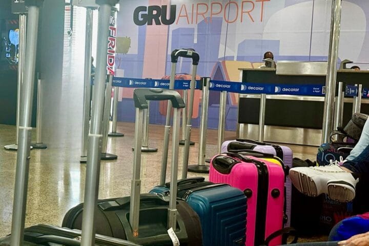 Operadoras registraram queda nas vendas, reflexo de novas exigências, taxas adicionais e insegurança