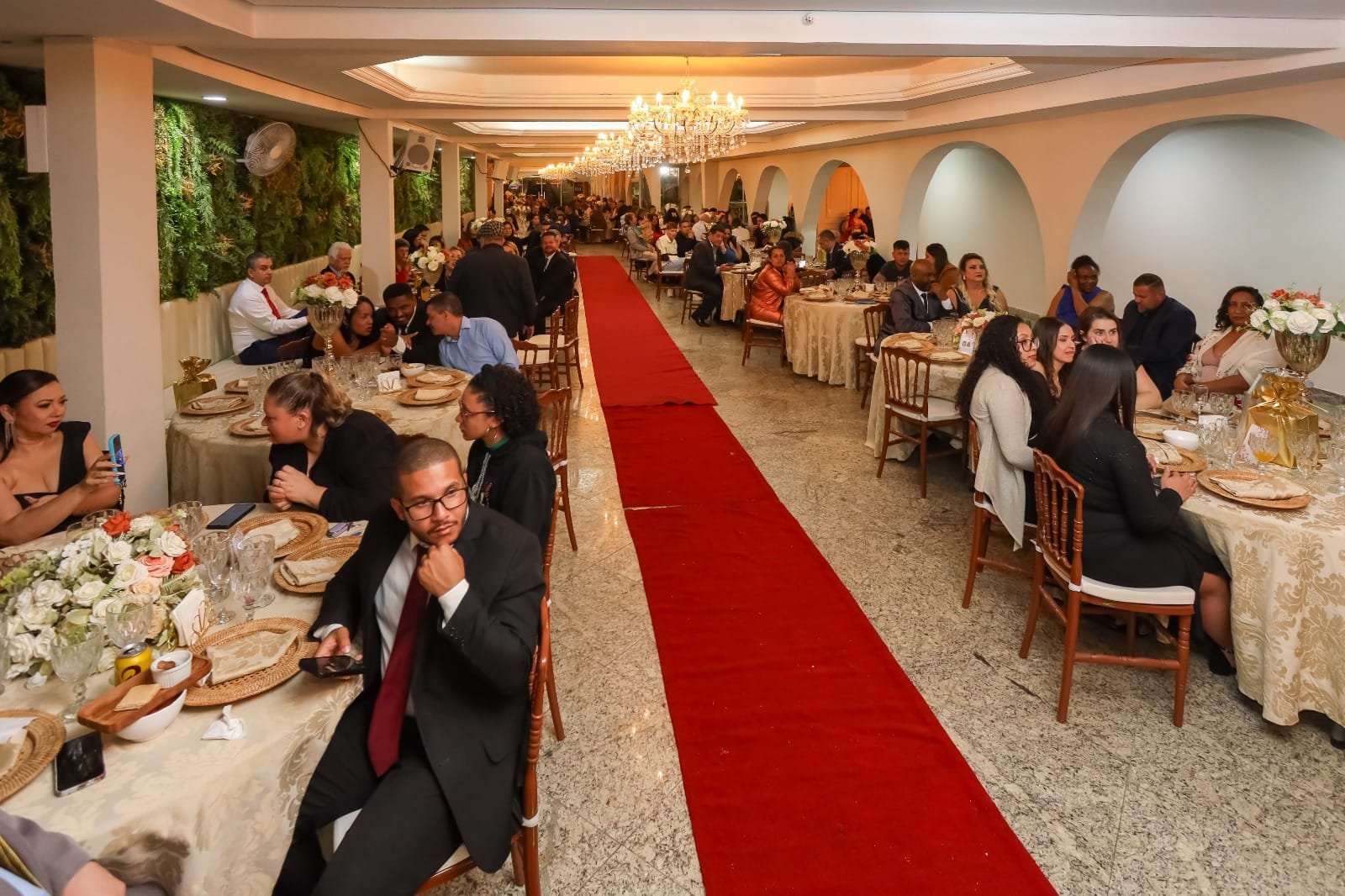 Noite de Glamour com Jantar de Gala