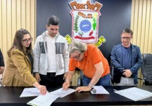 Camboriú obras,construção ponte Camboriú,quadra esportiva Rio Pequeno,Prefeitura de Camboriú investimentos