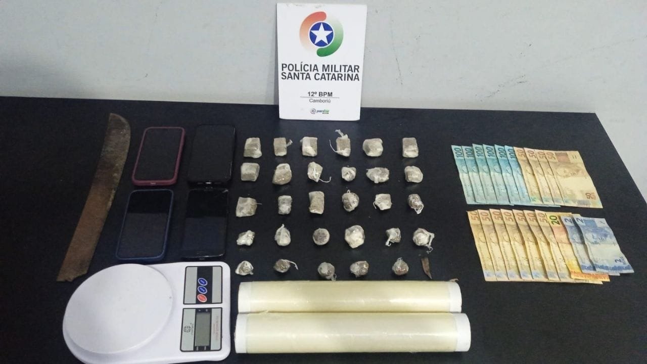 tráfico de drogas Camboriú,adolescente apreendido,Polícia Militar Camboriú