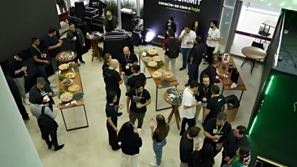 Foz Tech Summit Itajaí 2025,evento de inovação SC,empreendedorismo tecnológico Itajaí,Monique Evelle palestras