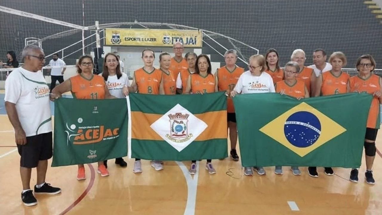 Quadrangular Voleibol Camboriú,Master 70+,esporte sênior SC,torneio voleibol regional,FME Camboriú