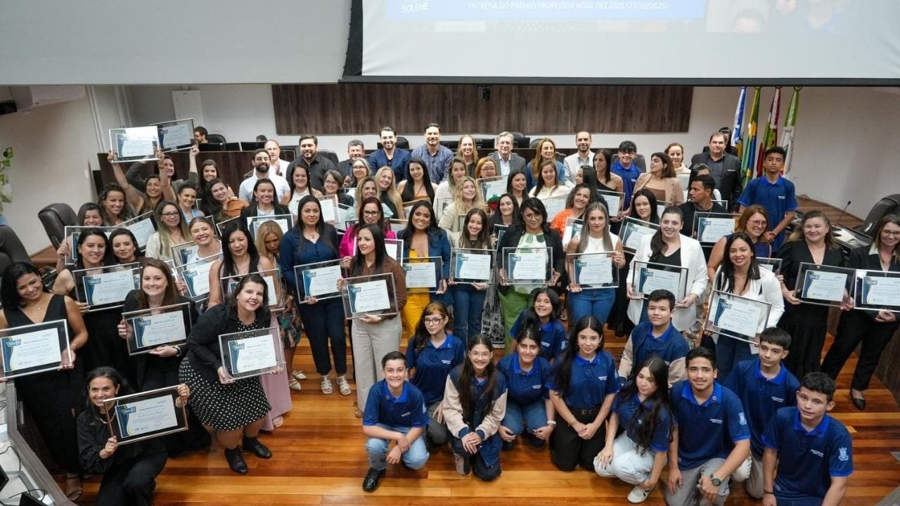 Prêmio Professor Nota Dez 2025,Balneário Camboriú educação,professores destaque,homenagem professores