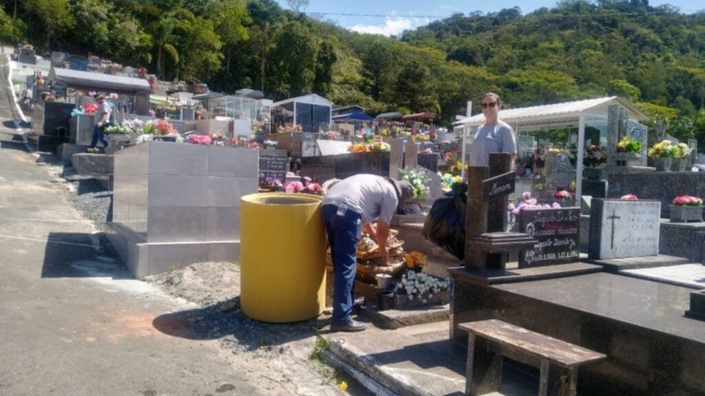 combate à dengue Itajaí,Dia de Finados Itajaí,Vigilância Epidemiológica,Aedes aegypti,prevenção dengue SC