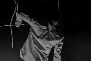 Jean Smekatz estreia "Martas & Marias" na Galeria 33 Performance homenageia mulheres marcantes da dança e da vida do artista joinvilense