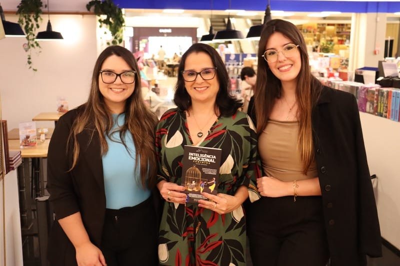 Lançamento da segunda edição de “Inteligência Emocional Feminina”,de Simone Salgado,movimenta São Paulo