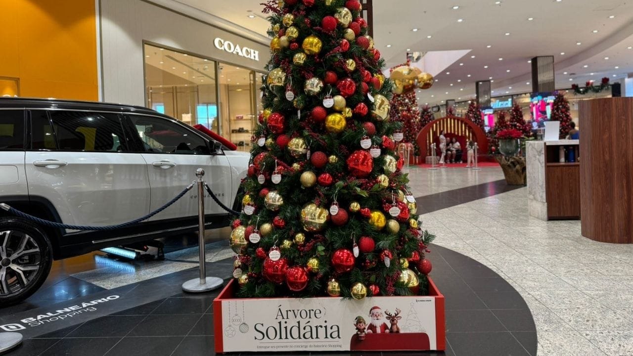 Balneário Shopping,Árvore Solidária,campanha de Natal