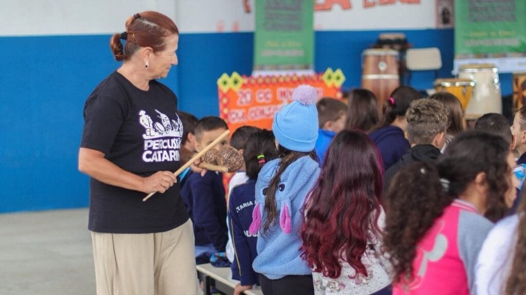 Percussão Catarina,oficinas em Navegantes,cultura afro-brasileira,Luciano Candemil