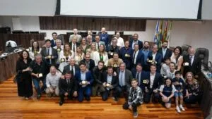 Câmara de Balneário Camboriú,sessão solene 60 anos,homenageados legislativo