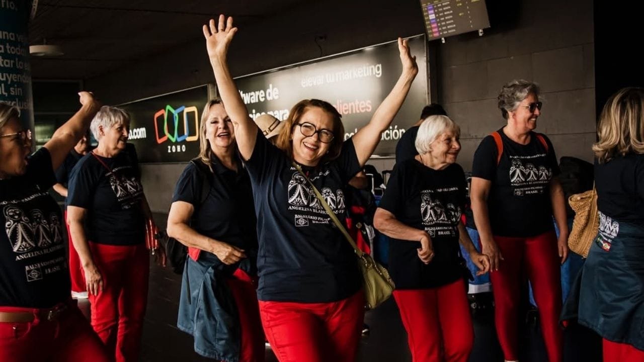 APAB,Balneário Piçarras cultura,festival na Colômbia,dança folclórica,Ivete da Silveira,Ministério da Cultura,intercâmbio cultural,tradições brasileiras,Centro Cultural Luiz Telles,cultura piçarrense