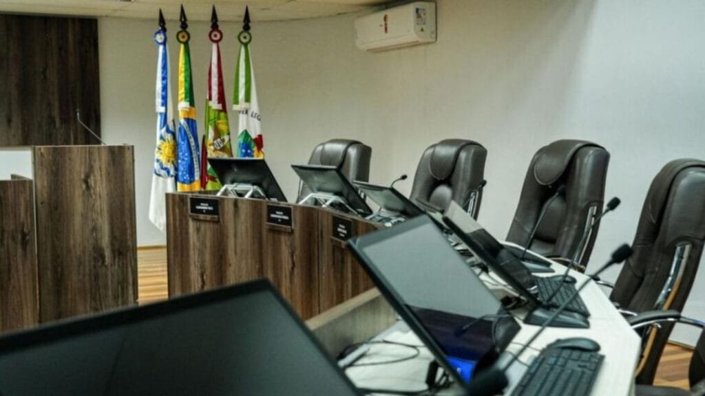 Pregão Eletrônico 27/2025,mobiliário técnico,Câmara de Balneário Camboriú