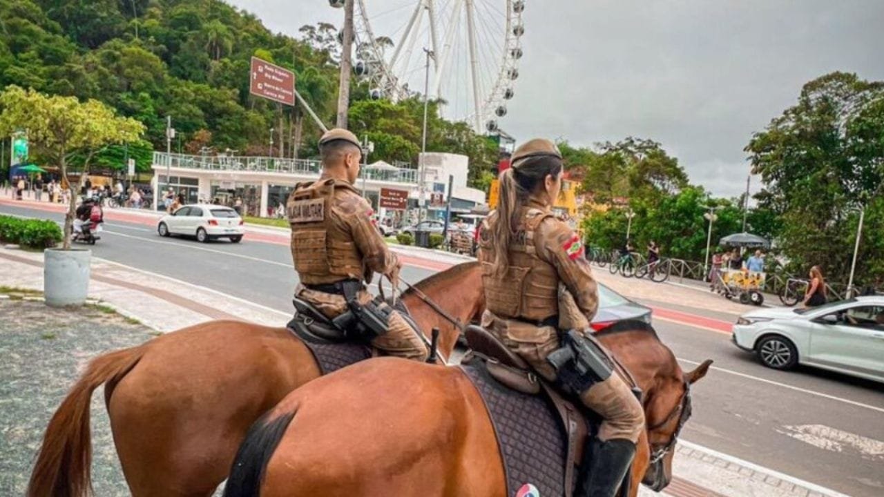 Operação Estação Verão,12º BPM,reforço policial,Balneário Camboriú,Polícia Militar SC