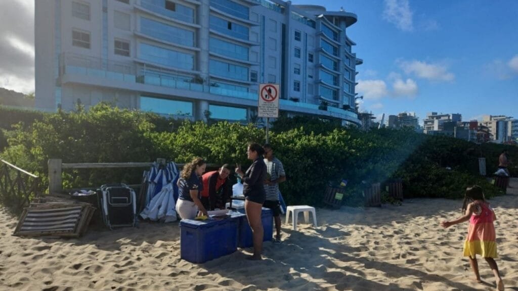 fiscalização praias Itajaí,temporada de verão Itajaí,Praia Brava fiscalização,normas nas praias