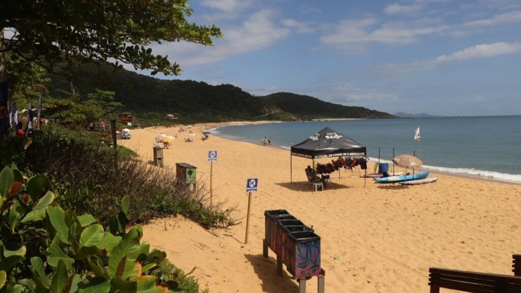 Bandeira Azul Balneário Camboriú,praias certificadas,temporada 2025/2026