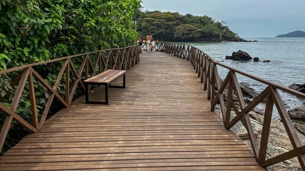 corpo encontrado Balneário Camboriú,Pontal Norte,12º BPM,ocorrência policial BC,morte sob deck