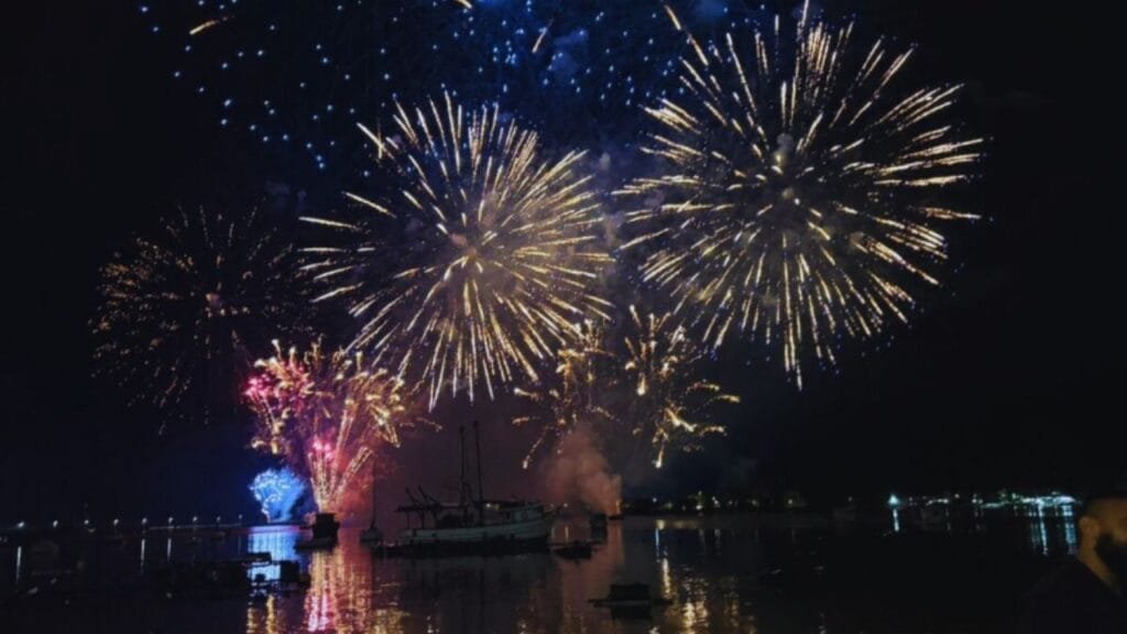 Réveillon Itajaí,Festival Réveillon 2026,fogos de artifício Itajaí,shows em Itajaí