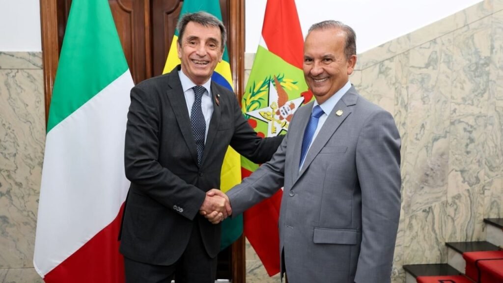 consulado italiano em Florianópolis,Jorginho Mello,embaixador da Itália,cooperação internacional SC
