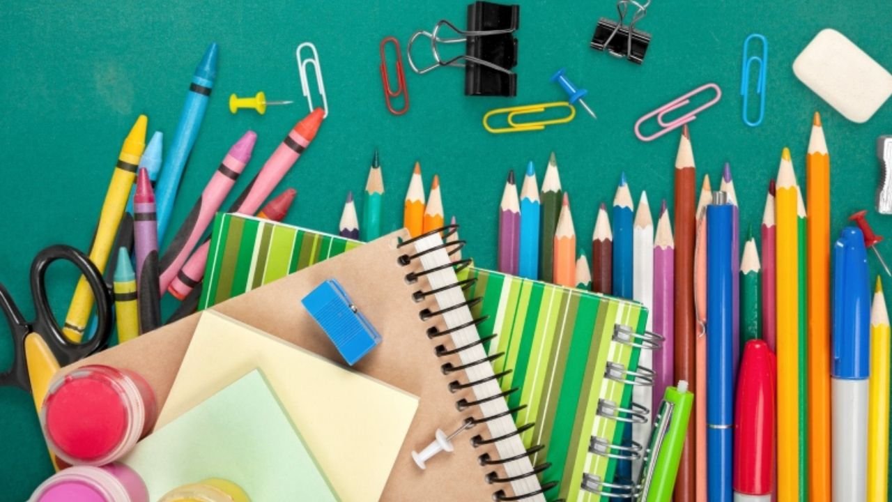 Procon de Itajaí,preços de materiais escolares 2026,pesquisa materiais escolares Itajaí,variação de preços materiais escolares,início do ano letivo Itajaí,economia familiar educação,comparação de preços escolares,direitos do consumidor escolas,lista de materiais escolares SC,materiais escolares mais caros,pesquisa de preços Procon,consumo consciente educação,abusos escolas materiais,compras escolares Itajaí,defesa do consumidor Santa Catarina