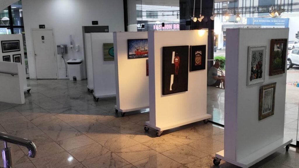 exposição em Balneário Camboriú,Teatro Bruno Nitz,artes visuais,cultura local