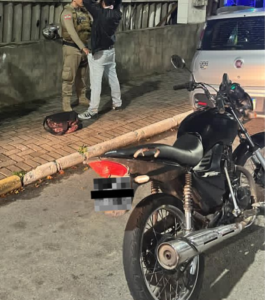 prisão em Camboriú,moto roubada Santa Catarina,tráfico de drogas SC,Polícia Militar