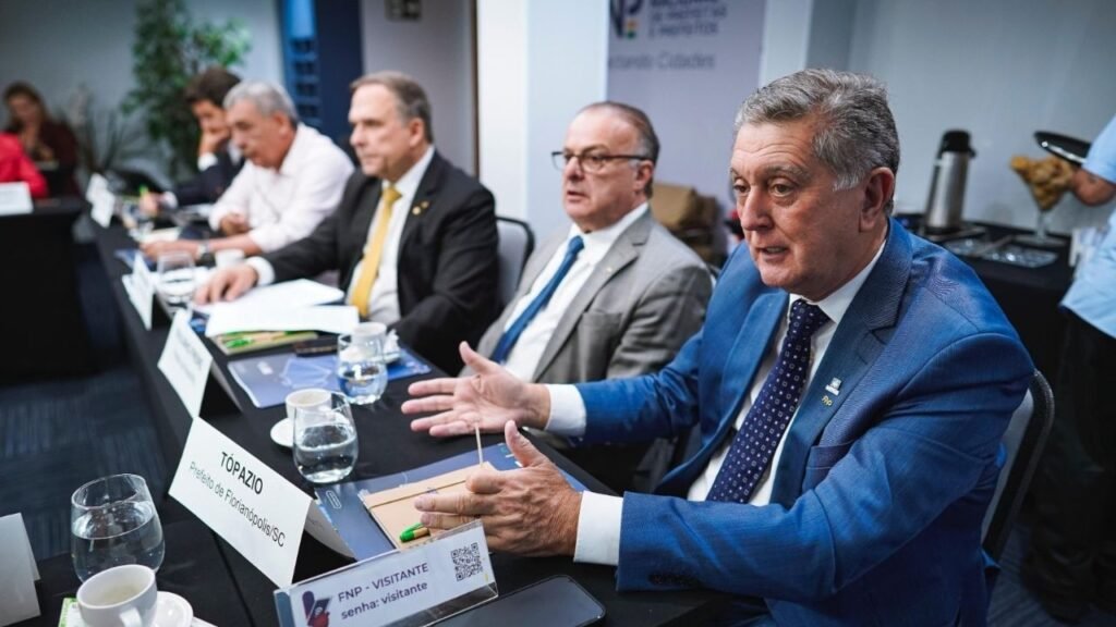 Marco Legal do Transporte Público,transporte coletivo urbano,Projeto de Lei 3278/2021,Fecam,Frente Nacional dos Prefeitos,Hugo Motta,Câmara dos Deputados,mobilidade urbana no Brasil,transporte público municipal,financiamento do transporte coletivo,segurança jurídica transporte,prefeitos e transporte público,Florianópolis mobilidade urbana,política nacional de mobilidade,transporte urbano sustentável