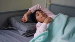 sono insuficiente adolescentes,desempenho escolar e sono,estudo UFPR sono,Universidade Federal do Paraná pesquisa,adolescentes e aprendizado,privação do sono escolar,saúde do adolescente UFPR,sono e rendimento escolar,pesquisa acadêmica Paraná,adolescentes Curitiba saúde,hábitos de sono adolescentes,impacto do sono na aprendizagem,sono e memória adolescentes,estudo científico sono escolar,saúde e educação adolescentes