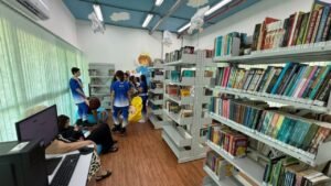 biblioteca do CEU Itajaí,Centro de Artes e Esporte Unificados,biblioteca São Vicente Itajaí,acervo de livros Itajaí,empréstimo de livros comunidade,cultura em Itajaí,educação Itajaí,revitalização do CEU,leitura Santa Catarina,biblioteca pública Itajaí,livros para a comunidade,acesso ao conhecimento Itajaí,espaços culturais Itajaí,bairro São Vicente cultura,Prefeitura de Itajaí biblioteca
