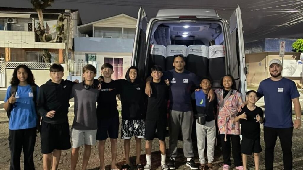 Campeonato Sul-Americano de Jiu-Jítsu 2026,atletas de Balneário Camboriú,Fundação Municipal de Esportes de Balneário Camboriú,FME Balneário Camboriú,jiu-jítsu infantil,competição de jiu-jítsu Rio de Janeiro,esporte infantil Santa Catarina,artes marciais Balneário Camboriú,atletas catarinenses jiu-jítsu,jiu-jítsu Sul-Americano crianças,esporte de base Balneário Camboriú,Federação Internacional de Jiu-Jítsu Brasileiro,jiu-jítsu Santa Catarina,campeonato internacional de jiu-jítsu,atletas mirins jiu-jítsu