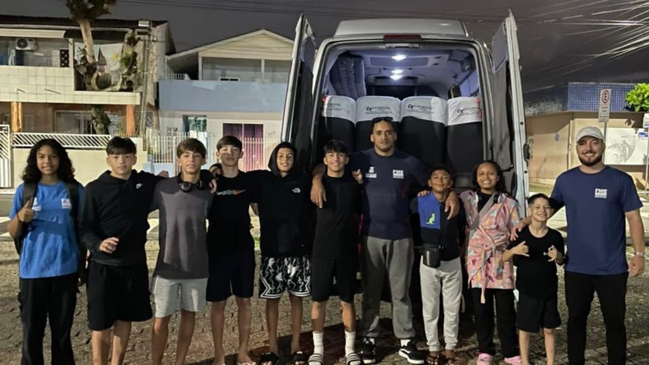 Campeonato Sul-Americano de Jiu-Jítsu 2026,atletas de Balneário Camboriú,Fundação Municipal de Esportes de Balneário Camboriú,FME Balneário Camboriú,jiu-jítsu infantil,competição de jiu-jítsu Rio de Janeiro,esporte infantil Santa Catarina,artes marciais Balneário Camboriú,atletas catarinenses jiu-jítsu,jiu-jítsu Sul-Americano crianças,esporte de base Balneário Camboriú,Federação Internacional de Jiu-Jítsu Brasileiro,jiu-jítsu Santa Catarina,campeonato internacional de jiu-jítsu,atletas mirins jiu-jítsu