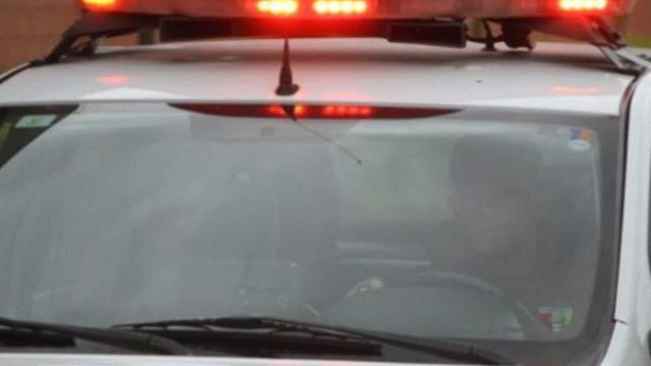 Polícia Militar de Santa Catarina,PMSC,lesão corporal em Camboriú,ocorrência policial em Camboriú,briga entre irmãs,violência familiar,faca em ocorrência policial,SAMU em Camboriú,Central de Plantão Policial,CPP Camboriú,polícia atende ocorrência,segurança pública Santa Catarina,embriaguez em ocorrência policial,violência doméstica Camboriú,Rua Monte Gerezem Camboriú