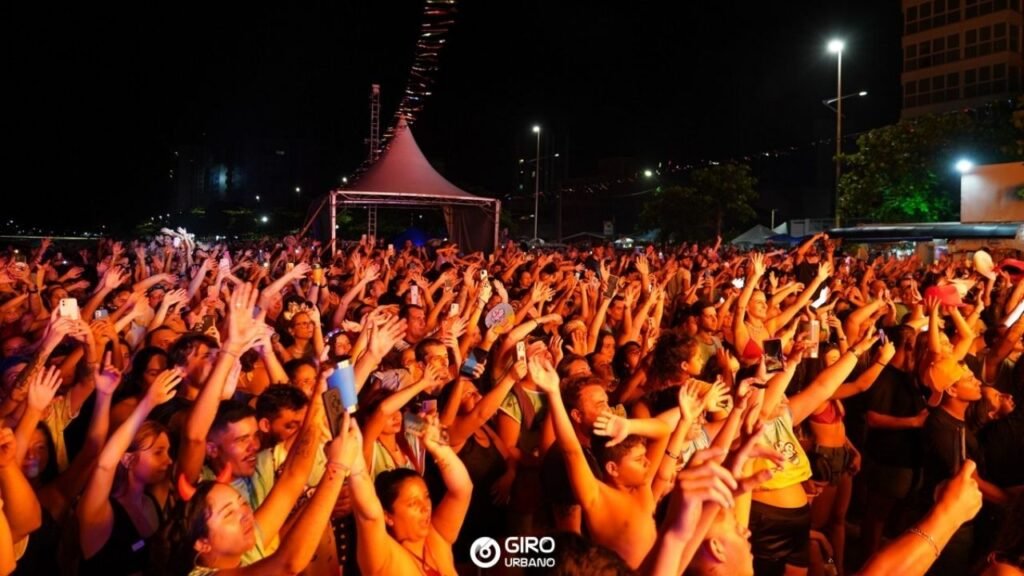 Folia BP 2026,Carnaval em Balneário Piçarras,área PcD gratuita,programação de Carnaval 2026,eventos em Balneário Piçarras,acessibilidade em eventos públicos,Praia Central Balneário Piçarras,Carnaval gratuito em Santa Catarina,festa de Carnaval no litoral catarinense,inclusão social em eventos,shows nacionais no Carnaval,Folia BP programação,Carnaval Itacolomi,turismo de verão Santa Catarina,eventos públicos acessíveis